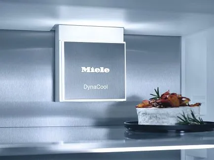 Встраиваемый холодильник Miele K 7797 C R