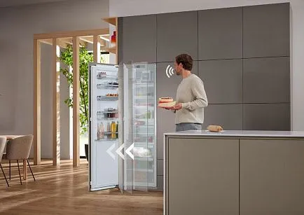 Встраиваемый холодильник Miele K 7797 C L