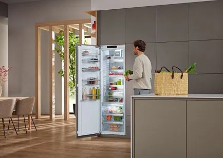 Встраиваемый холодильник Miele K 7797 C L